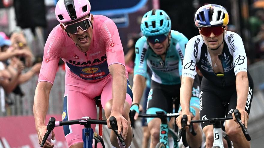 La quinta etapa del Giro se resuelve con la tercera victoria al sprint de Pedersen