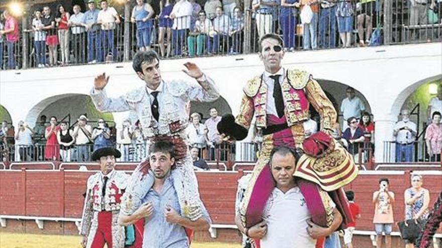 Gran tarde del novillero cordobés Lagartijo