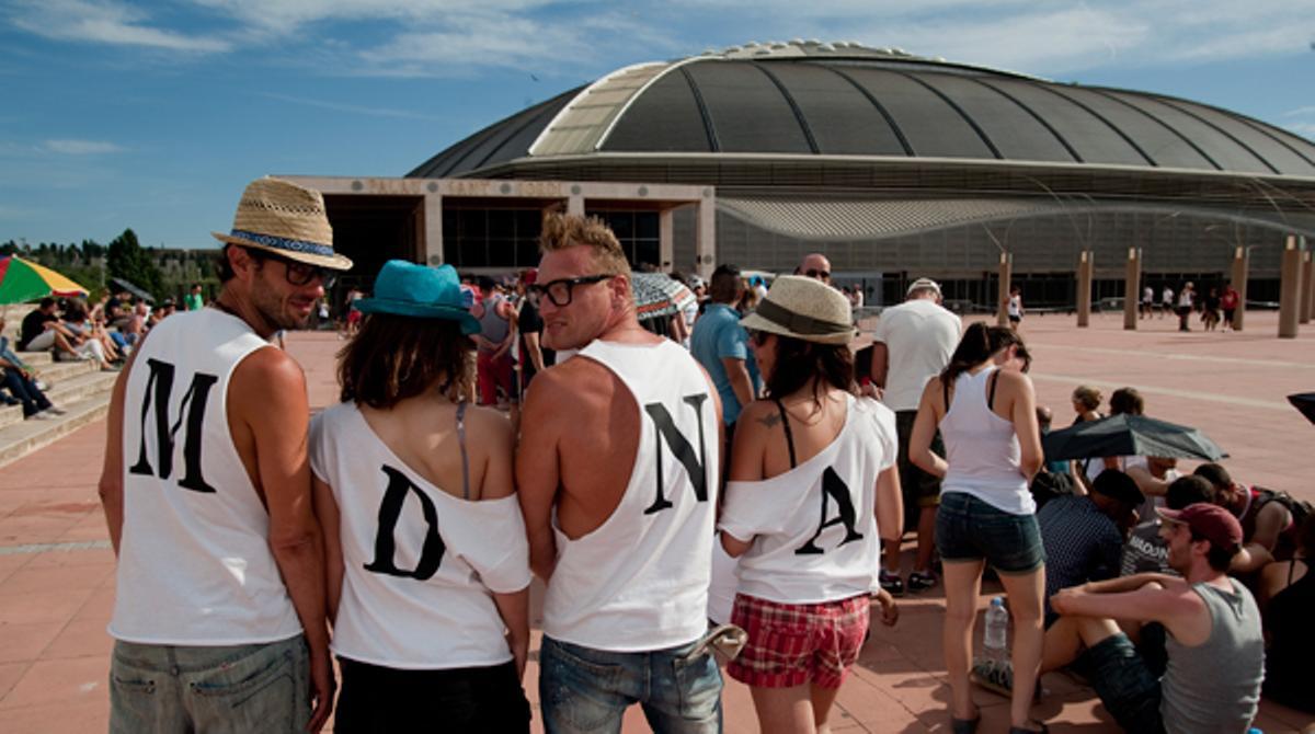 Milers de fans de la ’diva del Pop’ han fet cua durant tot el dia per disfrutar del concert de Madonna al palau.