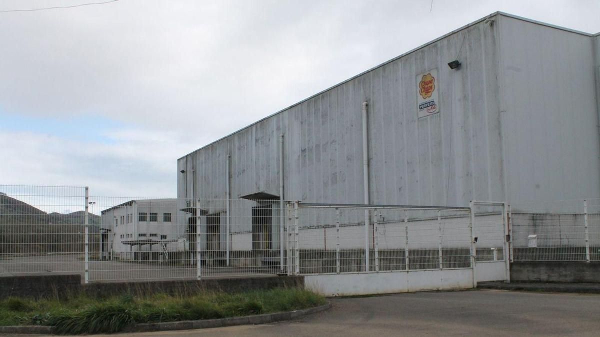 La antigua fábrica de Chupa Chups en Villamayor (Piloña). | FIRMA