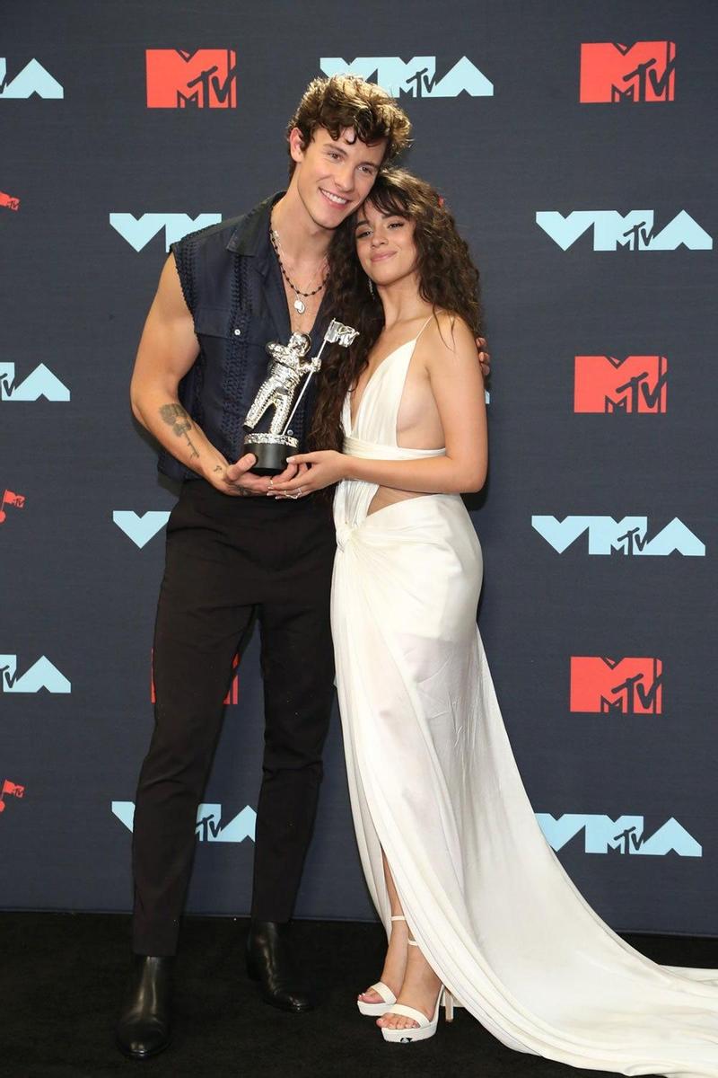 El posado más romántico de la noche de los MTV VMA 2019