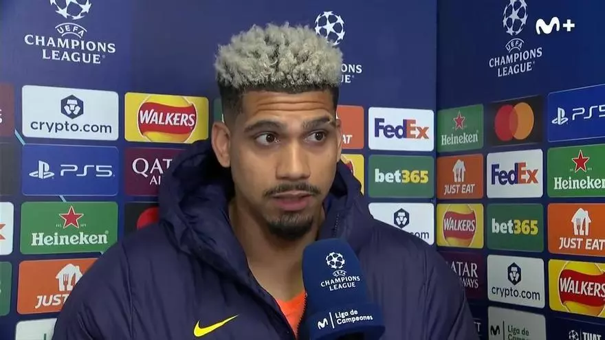 Araujo: ''No entendí la decisión del árbitro, me mandó fuera otra vez''