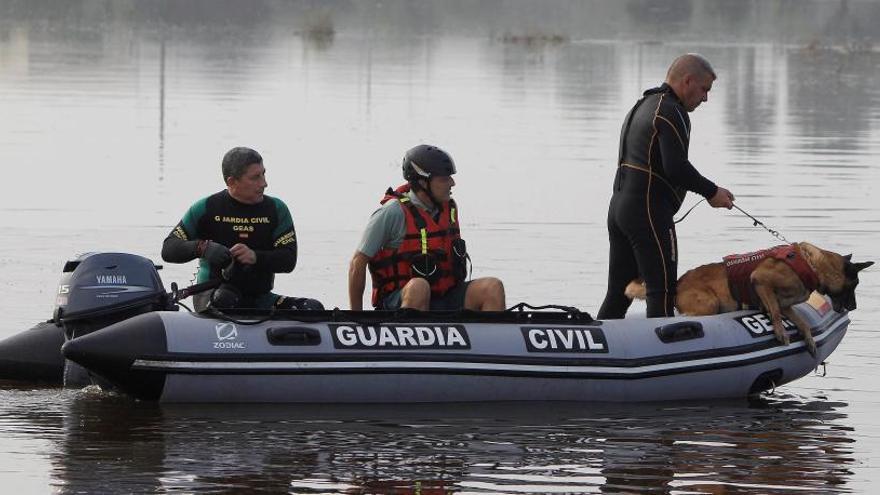 La Guardia Civil, durante la búsqueda de la víctima.