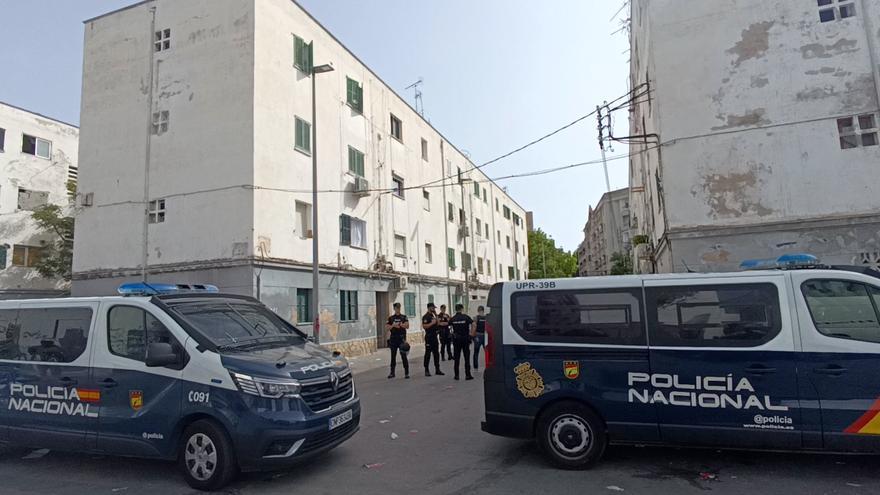 Diez detenidos en la redada policial en Camp Redó