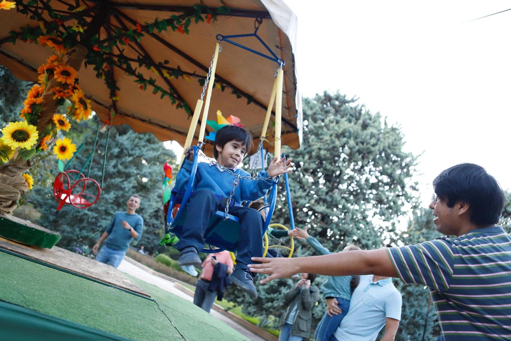 En imágenes | Llenazo en la inauguración del Parque de Marionetas