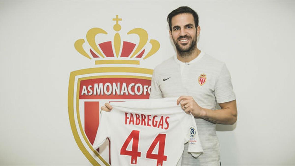 Cesc Fàbregas ya posa con la camiseta del Mónaco