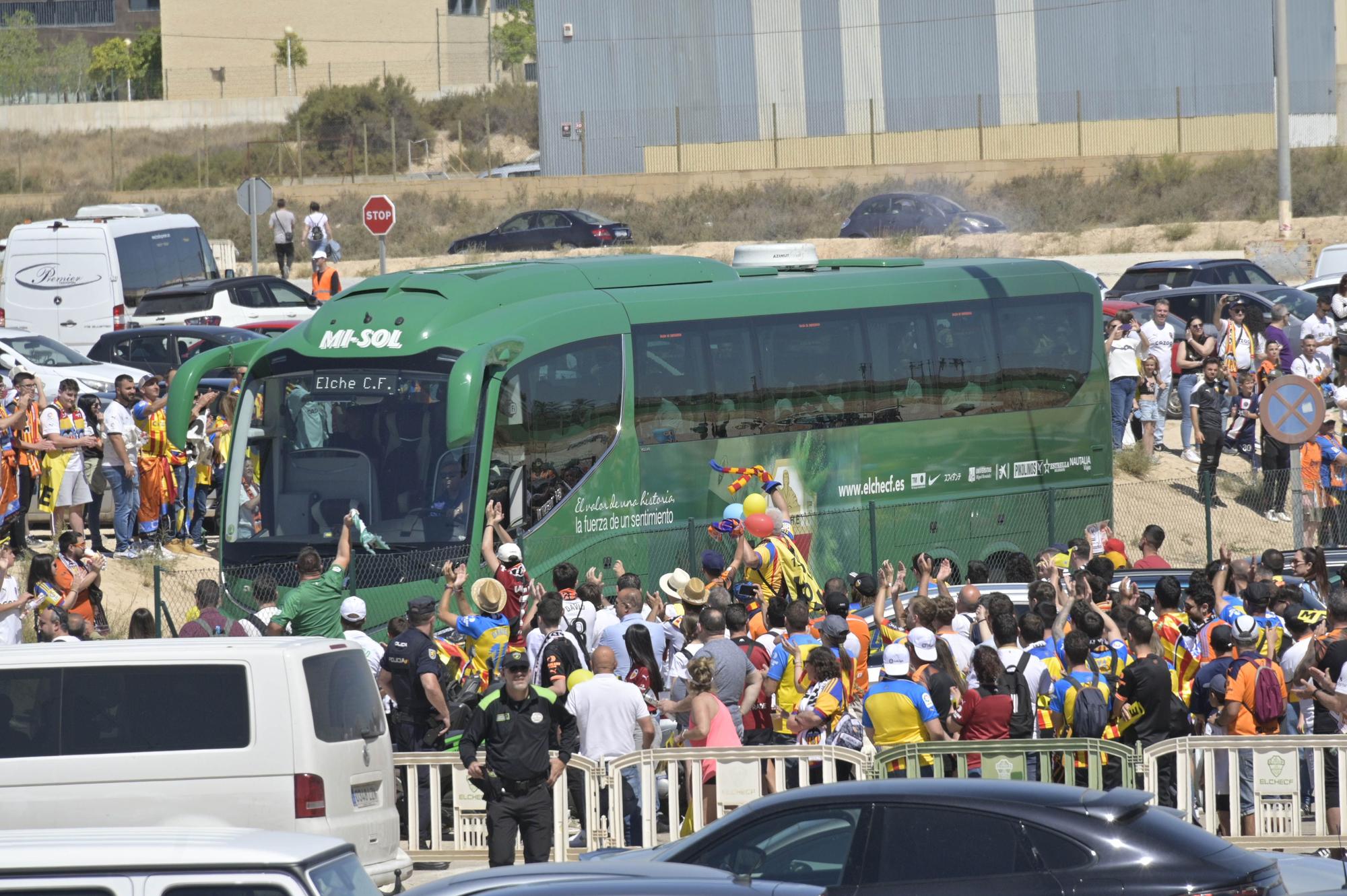 El Elche pone la alfombra al Valencia (0-2)