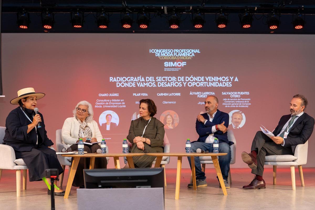 Ponentes durante la mesa redonda 'Radiografía del sector de la moda flamenca' en el 1º congreso profesional 'Córdoba DModa'.