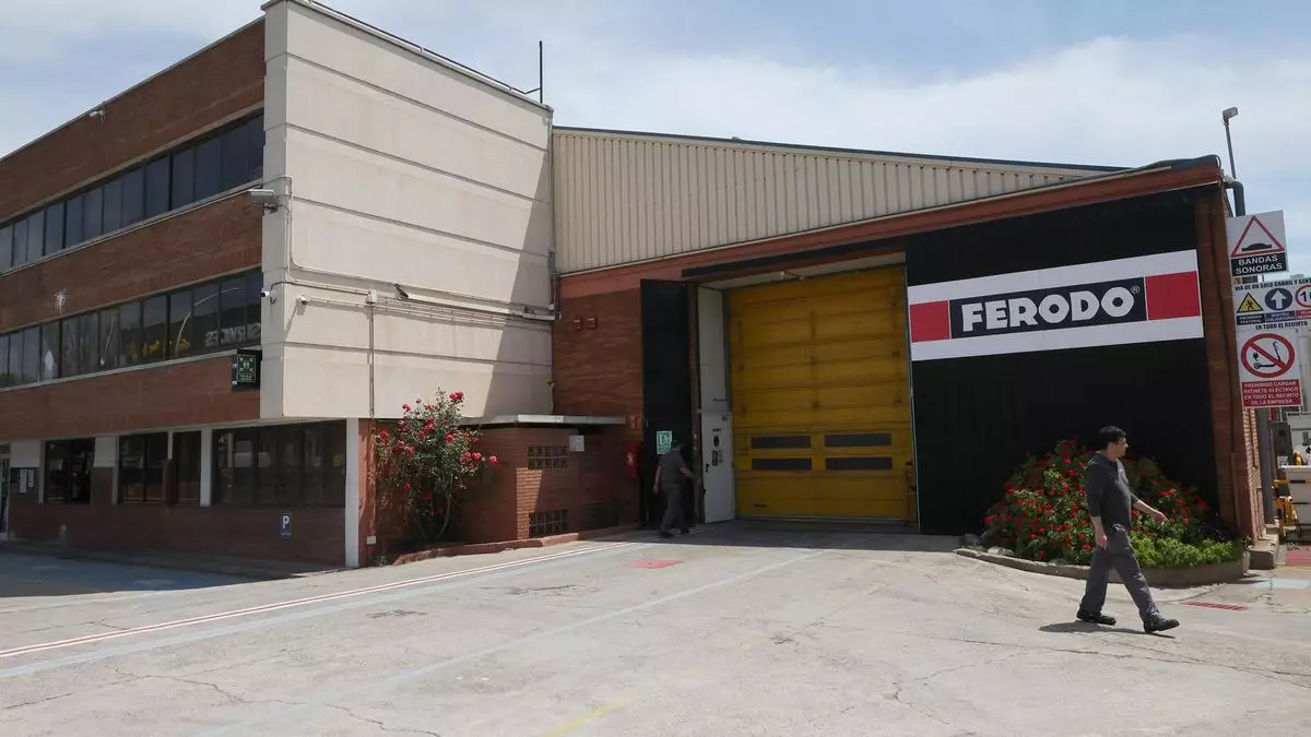 Tenneco readmite a trabajadores y aborda la contaminación para acabar con la huelga en la Zona Franca