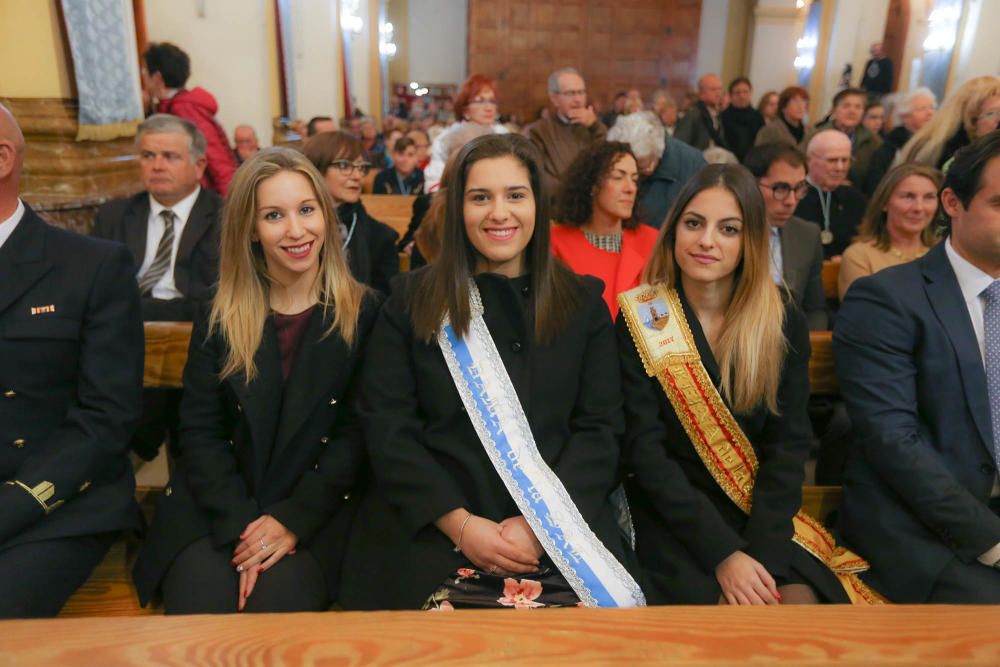 La Inmaculada Concepción protagoniza la tradicional procesión en Torrevieja.