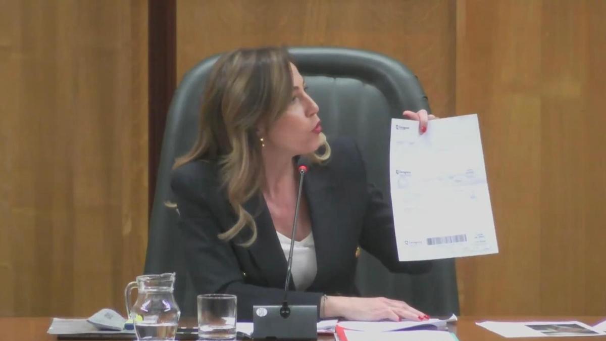VÍDEO | Natalia Chueca abona 100 euros de multa por no llevar cinturón: "Aproveché el descuento de pronto pago"