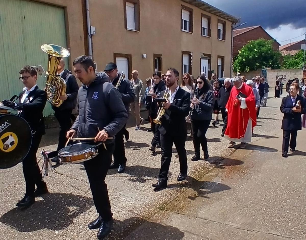 Procesión de Santa Bárbara, en Arrabalde.