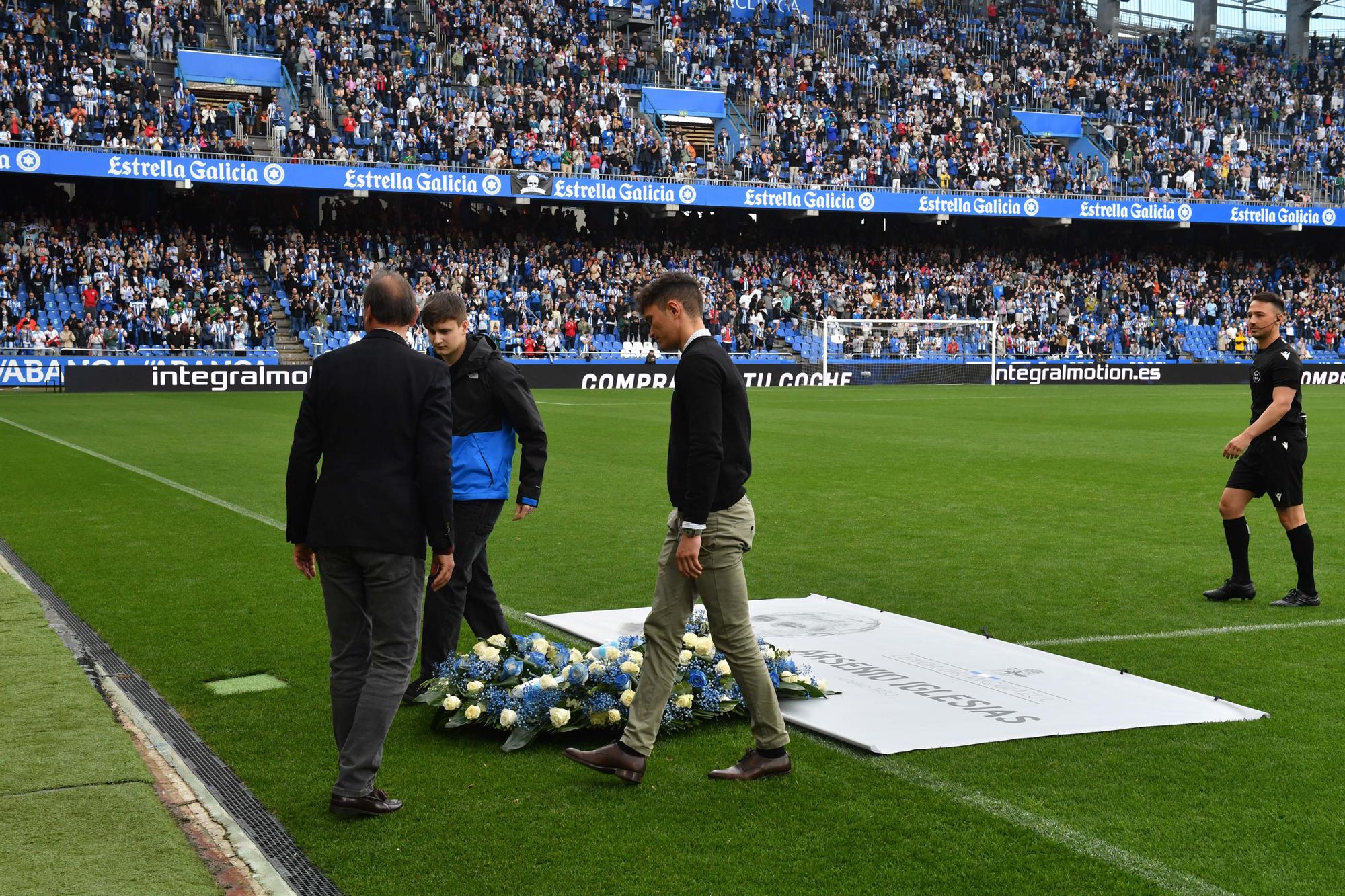 Homenaje a Arsenio Iglesias en Riazor antes del Deportivo-Alcorcón