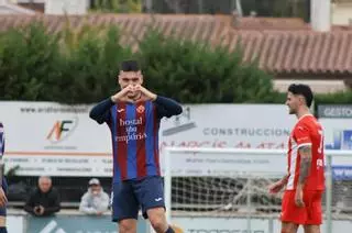 Un Expósito en estat de gràcia retorna l'Escala al play-off d'ascens