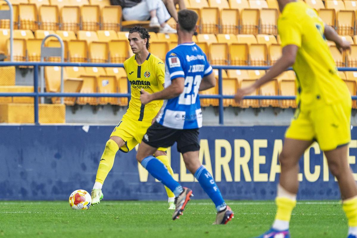 Isma Sierra, jugador del Villarreal B que deja el filial amarillo.