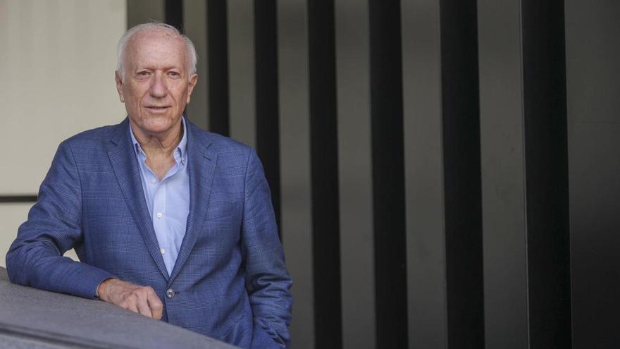 Agustín Azparren, exmagistrado y abogado que cumple 50 años de actividad profesional: "Dejé la judicatura porque percibí el deterioro de la independencia entre poderes"
