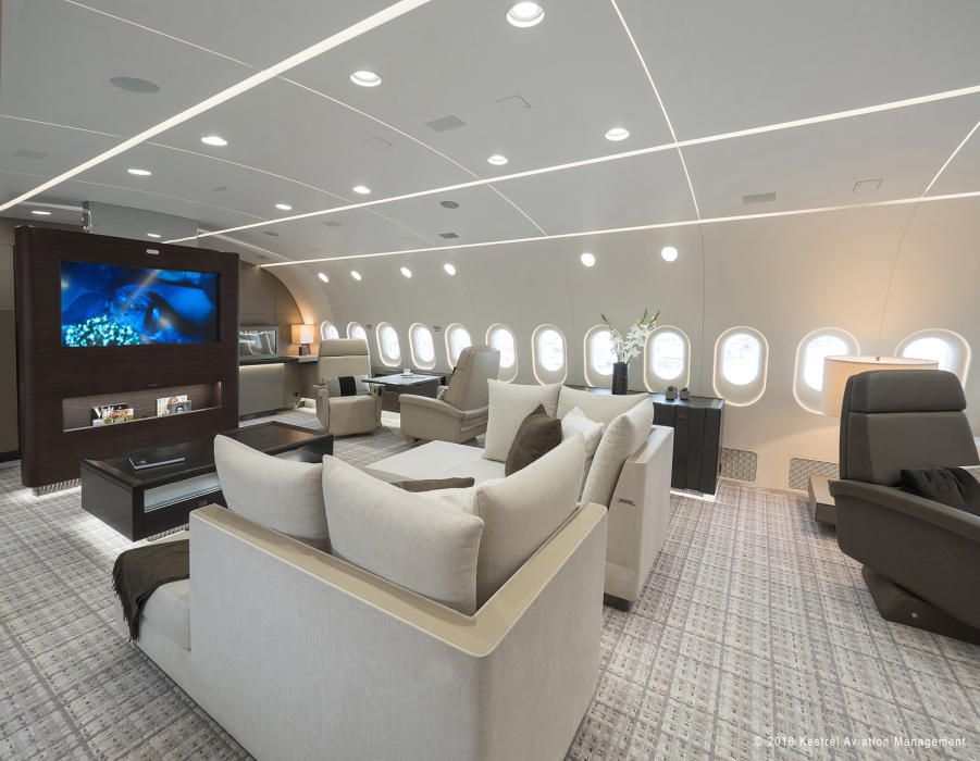 Interior del espectacular avión en el que llegó el presidente de Angola