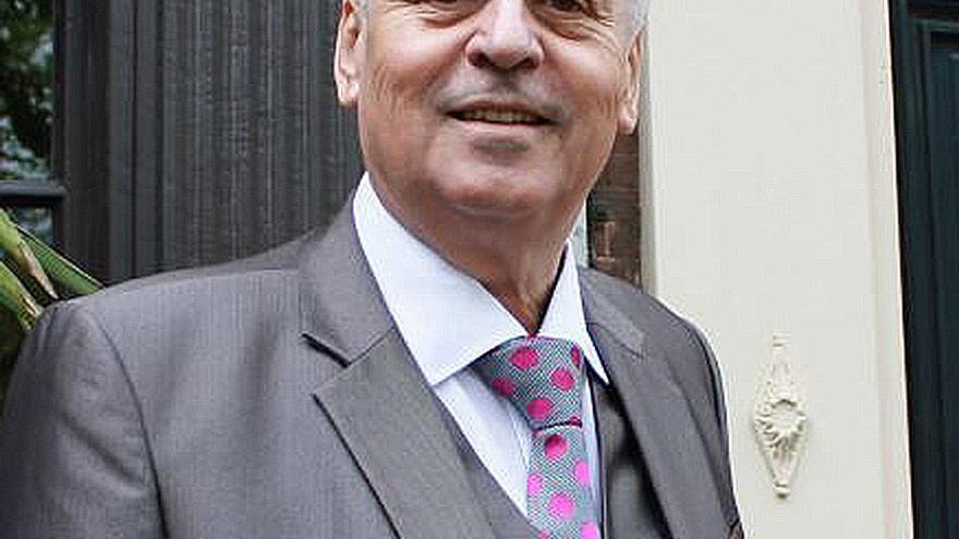 40-Jahre-Weltpolitik-aus-n-chster-N-he-Helmut-Hetzel-liest-auf-Mallorca