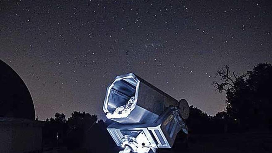 El Gran Blanco, telescopio ocular de gran campo de la OAM.