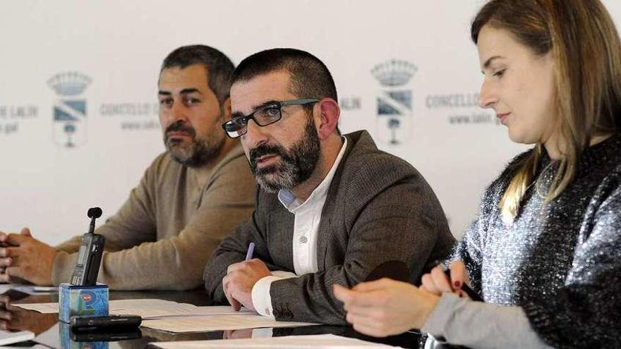 Sixto, Vilariño y García, ayer, en la presentación del encuentro. // Bernabé/Javier Lalín