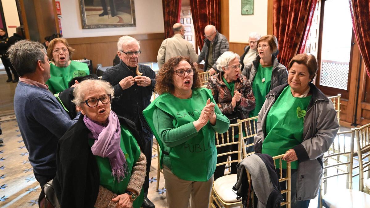 Bronca en el pleno a cuenta de la sanidad en Elche