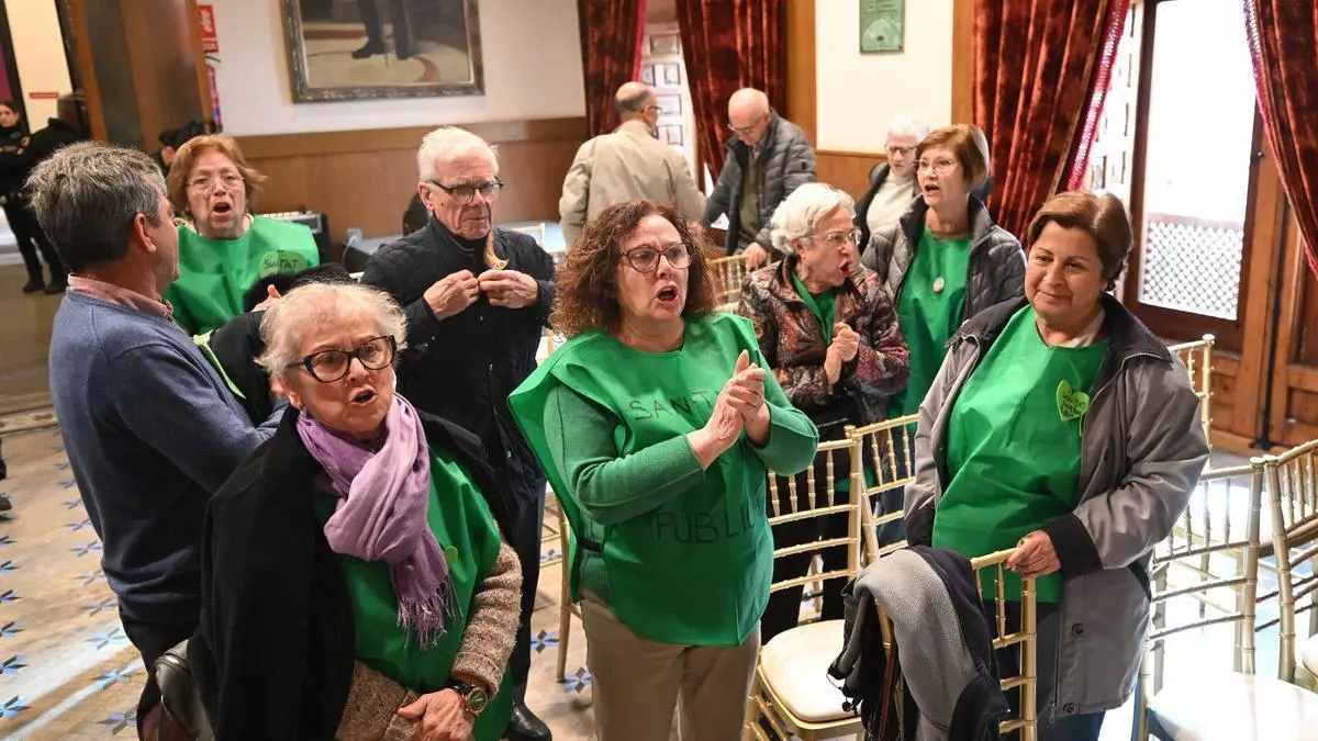 Bronca entre el bipartito de PP y Vox y la izquierda a cuenta de la sanidad en Elche