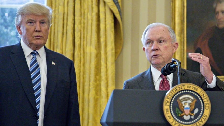 Sessions, contra la &quot;inmigración indecente&quot;