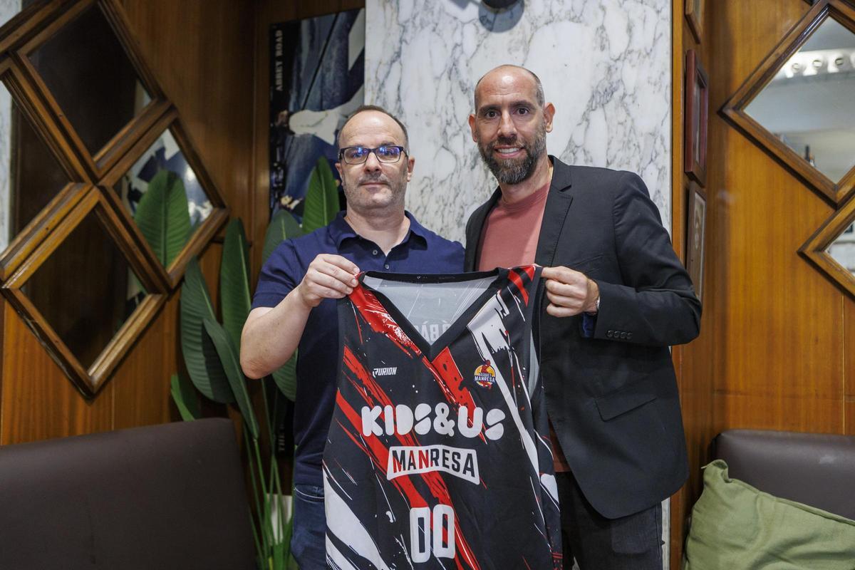 Diego Ocampo i Ander Mirambell, amb la camiseta