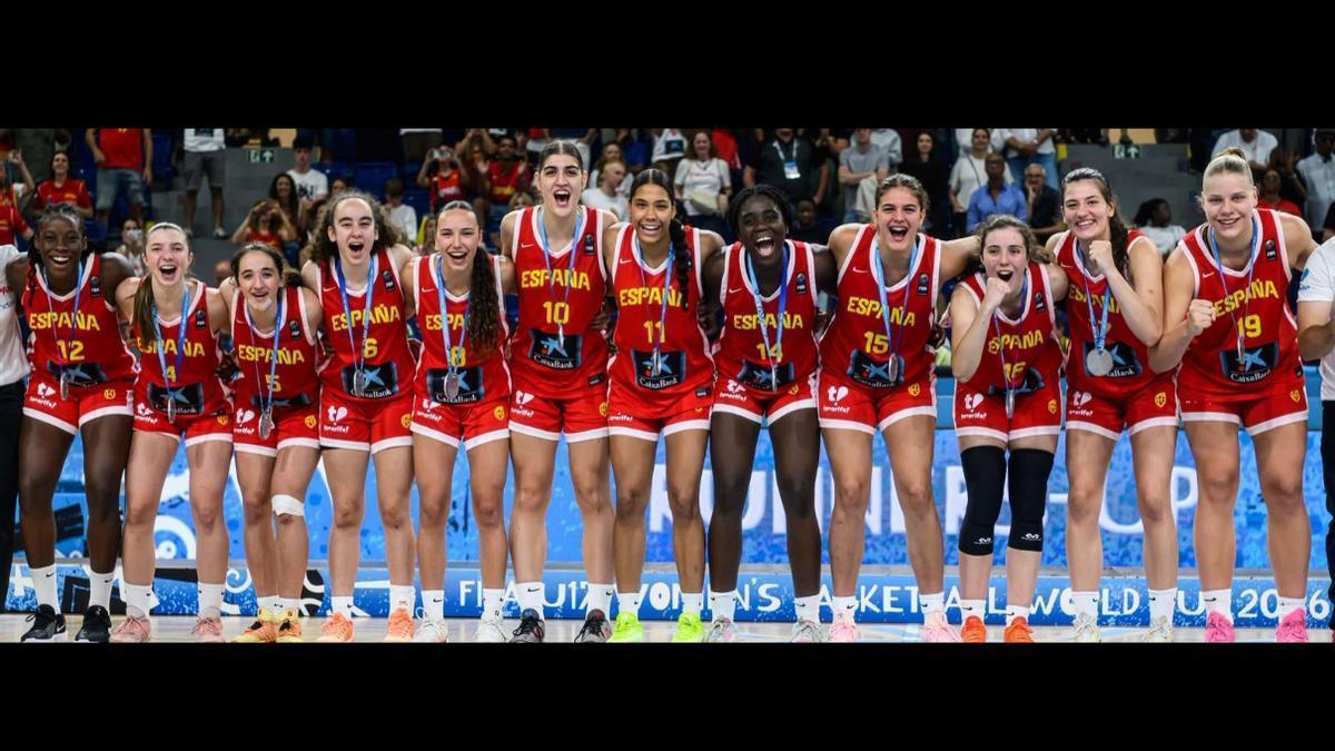 La selección española de baloncesto U17 Femenina se colgó la medalla de plata en el Mundial, con cuatro jugadoras del Valencia Basket.