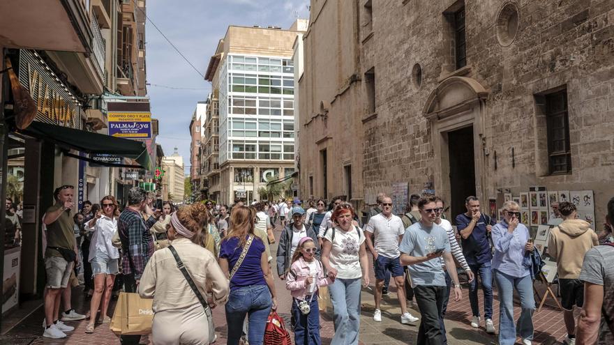 El comercio de Mallorca  levanta cabeza gracias a un alud de compras de bajo valor