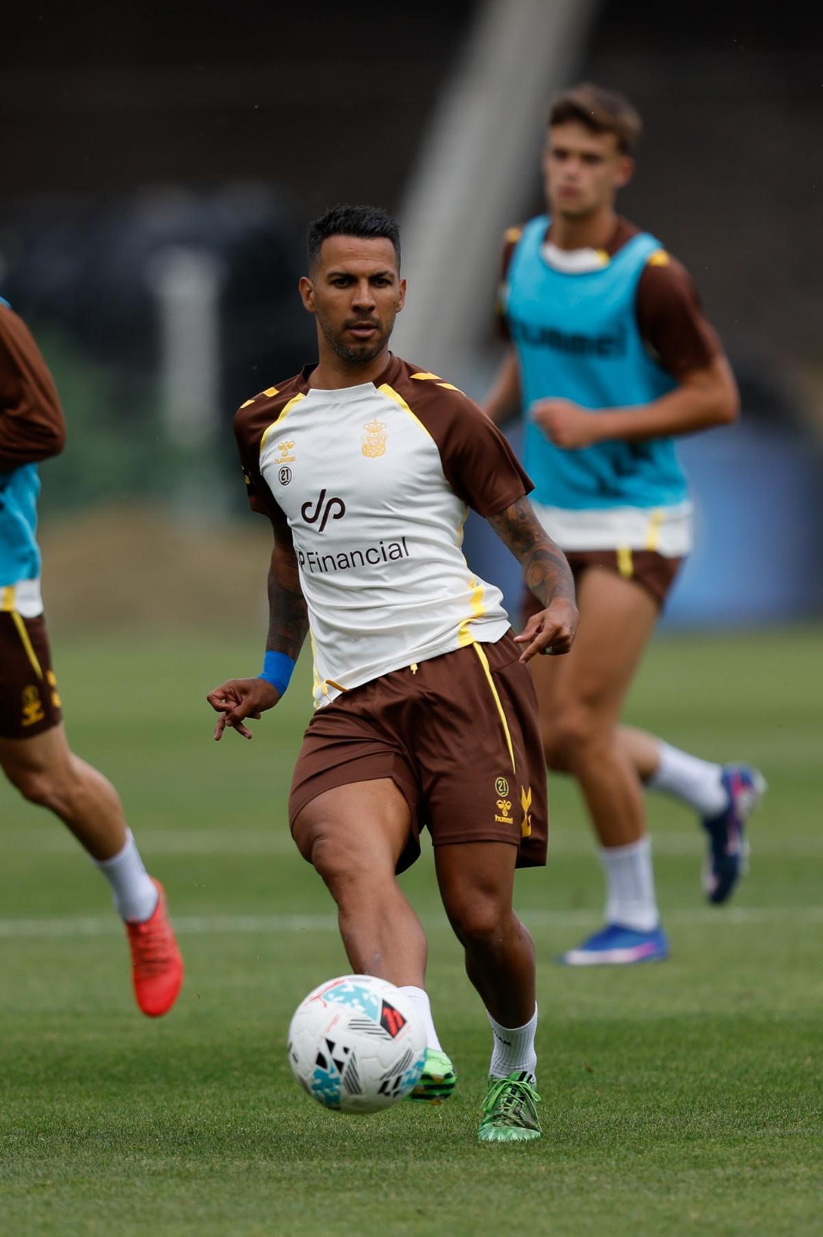 Jonathan Viera.