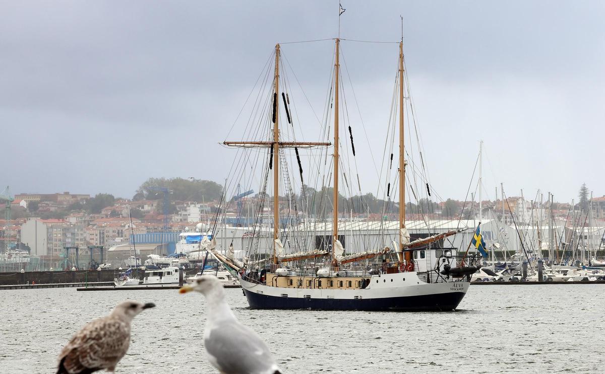 La goleta sueca Âlva, que permanecerá en Vigo hasta el jueves por el huracán Kirk. 7 octubre 2024. Marta G. Brea