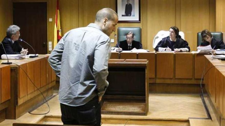 El director de cine porno Pablo Lapiedra, en la Audiencia de Barcelona antes de su desaparición.