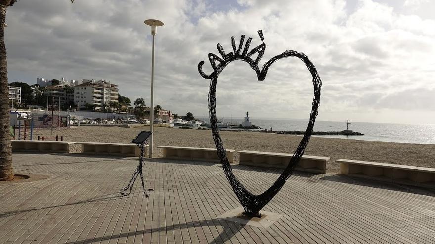 Donación de una escultura en recuerdo a las víctimas de la covid.