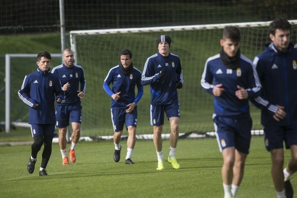 Primer entrenamiento del Real Oviedo después del derbi