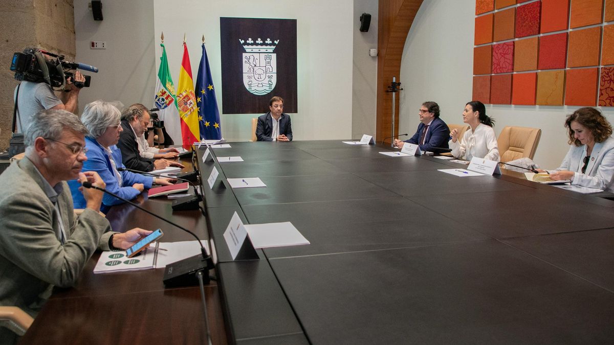 El Consejo de Gobierno de la Junta, reunido este lunes de forma extraordinaria para aprobar el borrador de presupuestos.