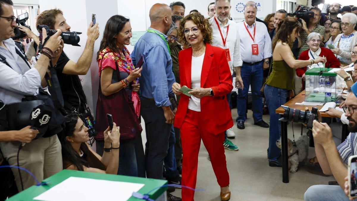 MARÍA JESÚS MONTERO ANDALUCÍA | El PSOE respira tras crecer en votos y ante un Juanma Moreno sin mayoría absoluta en las elecciones andaluzas