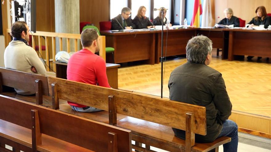 Tres vecinos de Baiona afrontan 3 años de prision por dar una paliza a otro