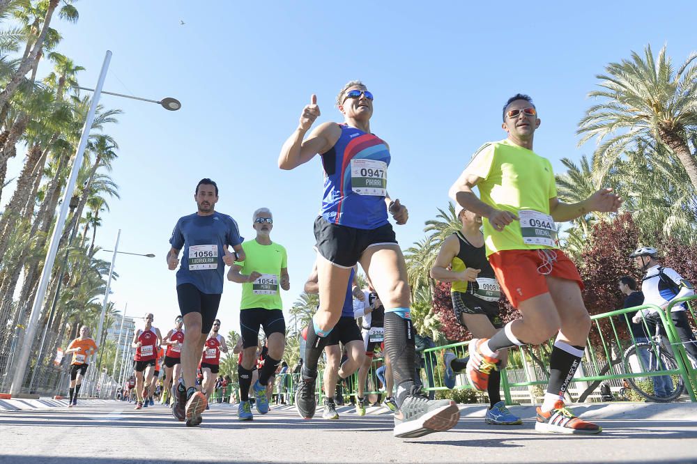 Hassane Ahouchar logra su cuarta victoria en el Medio Maratón de Elche