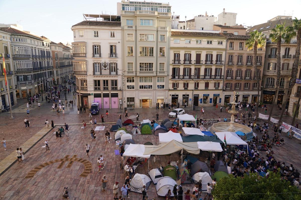 La acampada por un vivienda digna en la plaza de la Constitución este martes, 29 de septiembre.