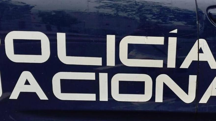 Dos policías salvan a un bebé sin signos vitales por un pico de fiebre en València