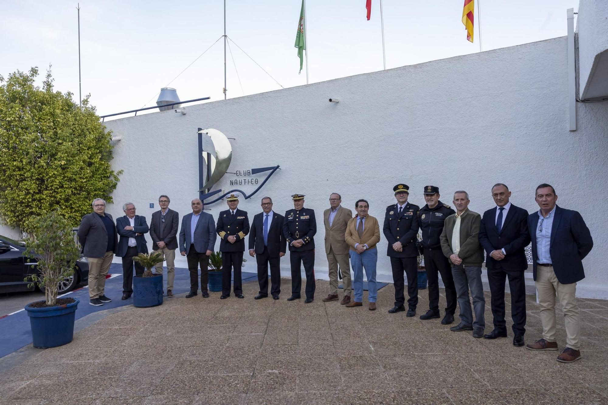 Acto de arriado de bandera del patrullero Isla Pinto al Club Náutico de Campoamor