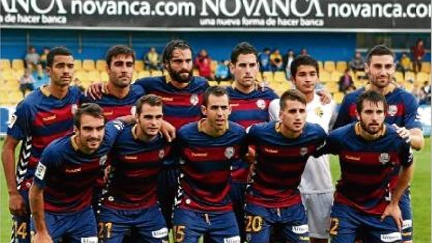 La formació titular del Llagostera que va sortir golejada del Santo Domingo contra l&#039;Alcorcón.