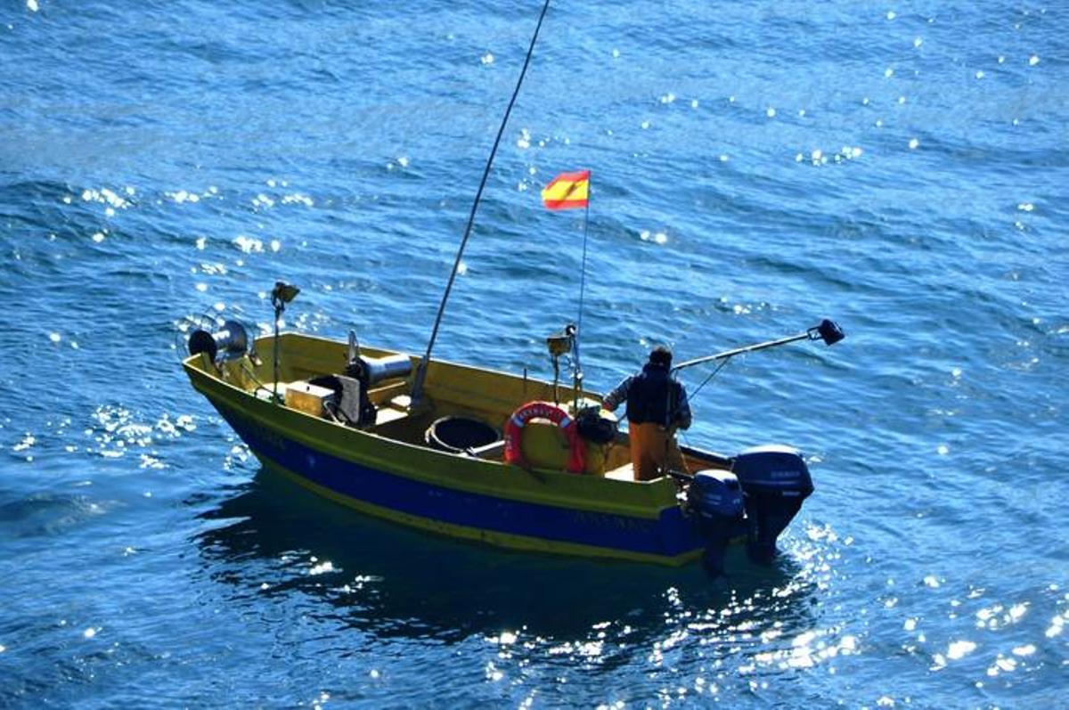Vigilando la ría para combatir el furtivismo