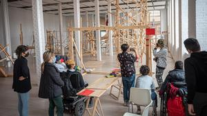 Taller en la exposición de Martí Anson en Fabra i Coats, este miércoles.