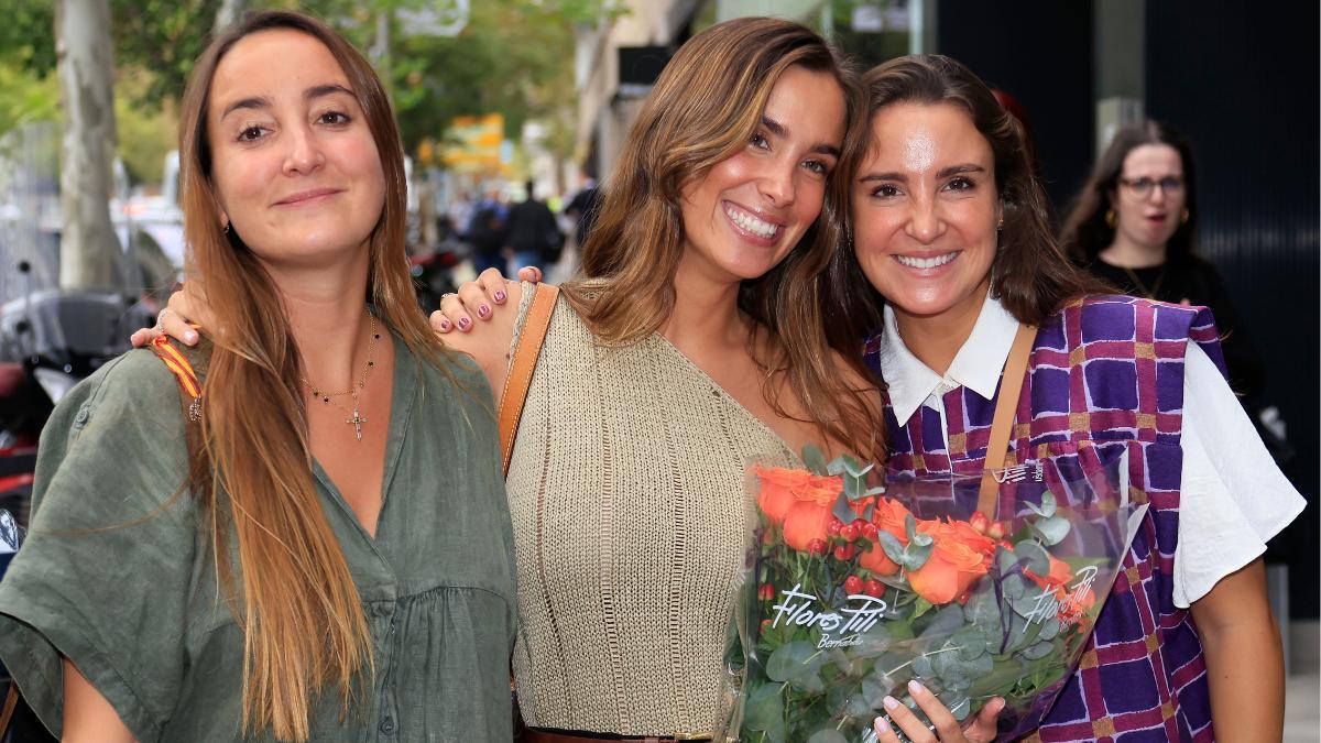 Las hermanas Pombo celebrando el cumpleaños de Maria