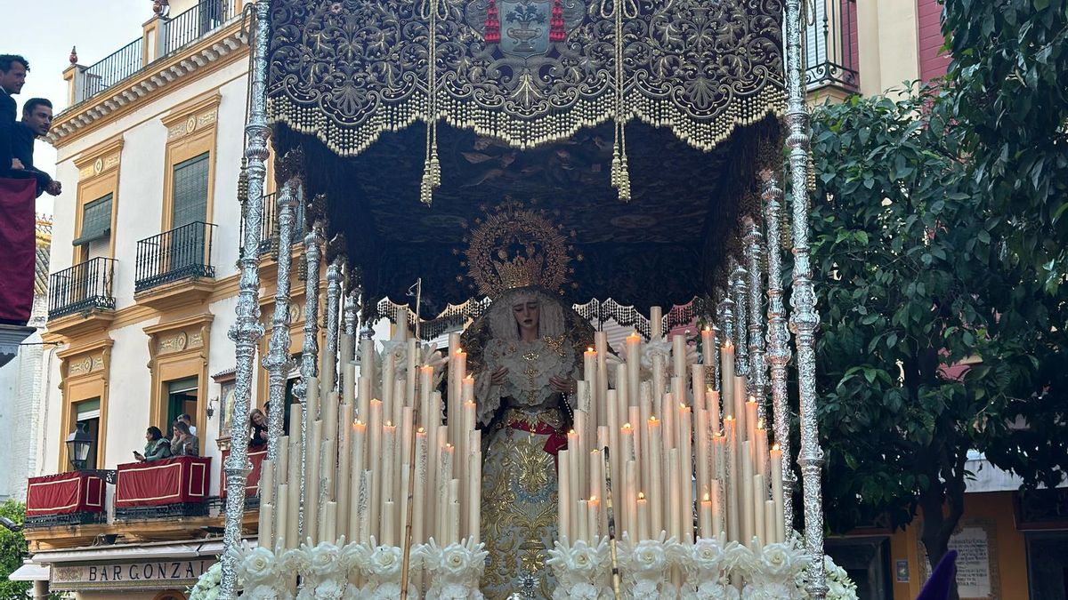 Levantá de la Virgen de la Encarnación en Argote de Molina dedicada a la Banda Municipal de la Puebla del Río