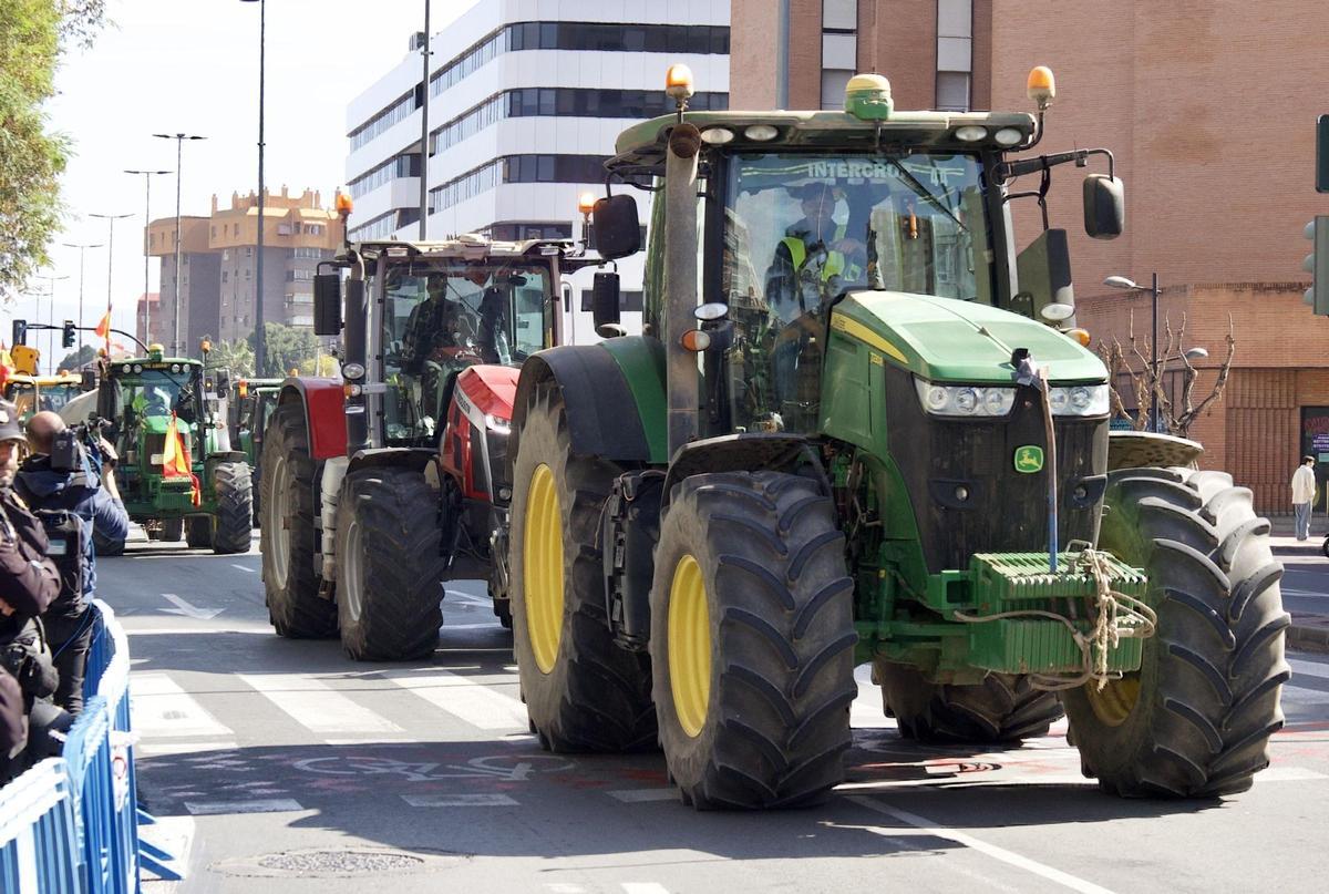 Tractores entrando en Murcia en febrero de 2024.