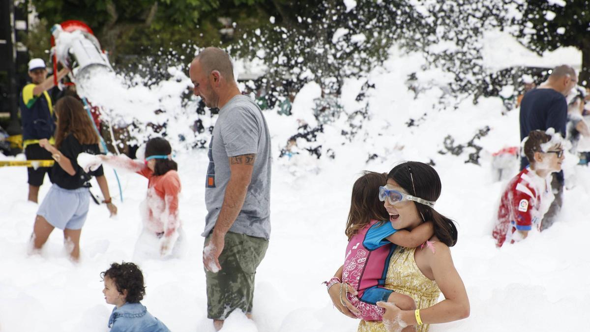 Fiesta de la espuma en Piedras Blancas
