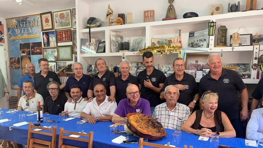 Los Amigos del Arroz con Costra de Elche reciben a los agentes comerciales de la provincia de Alicante